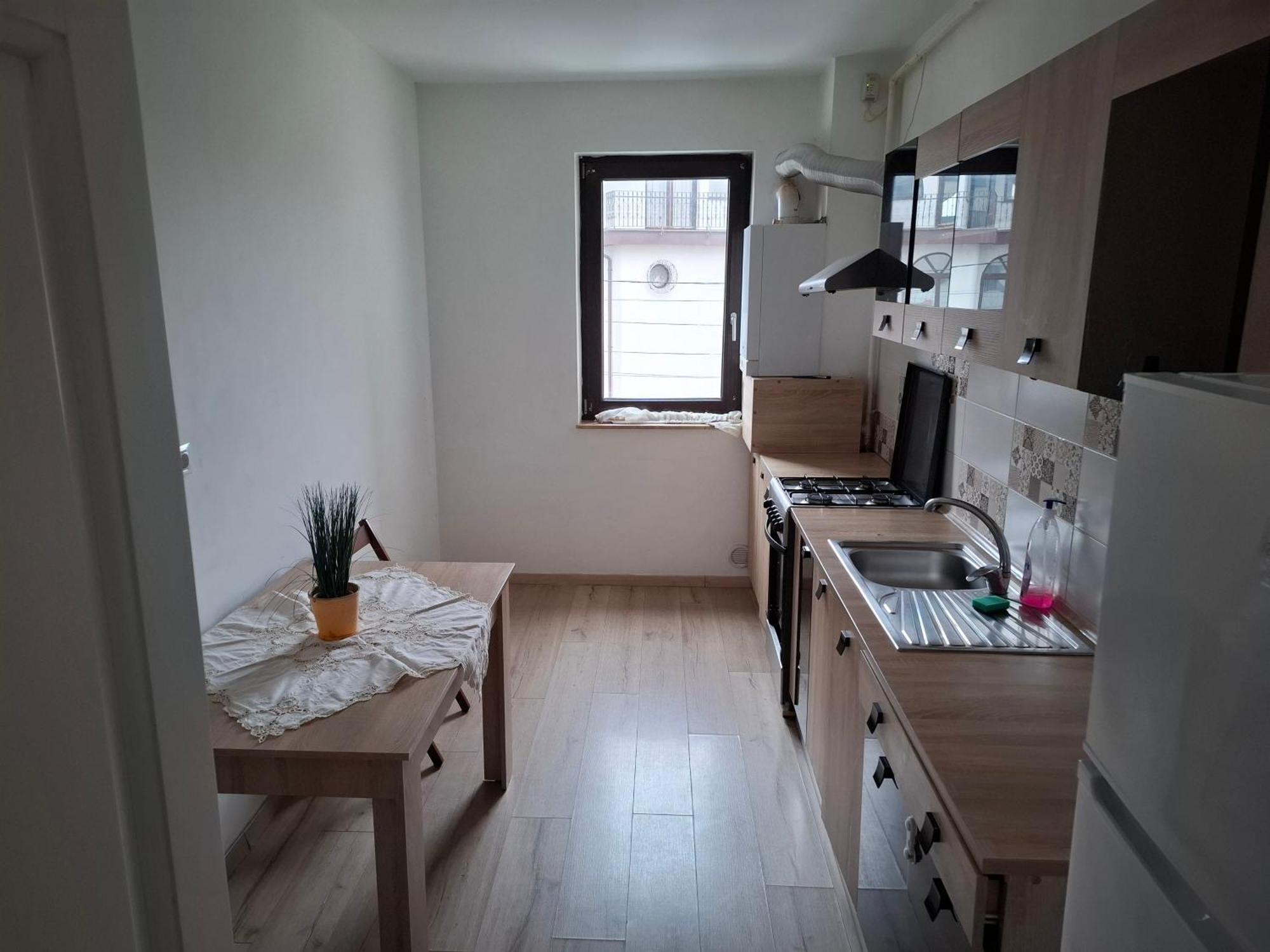 Luxury 2 * Bacău