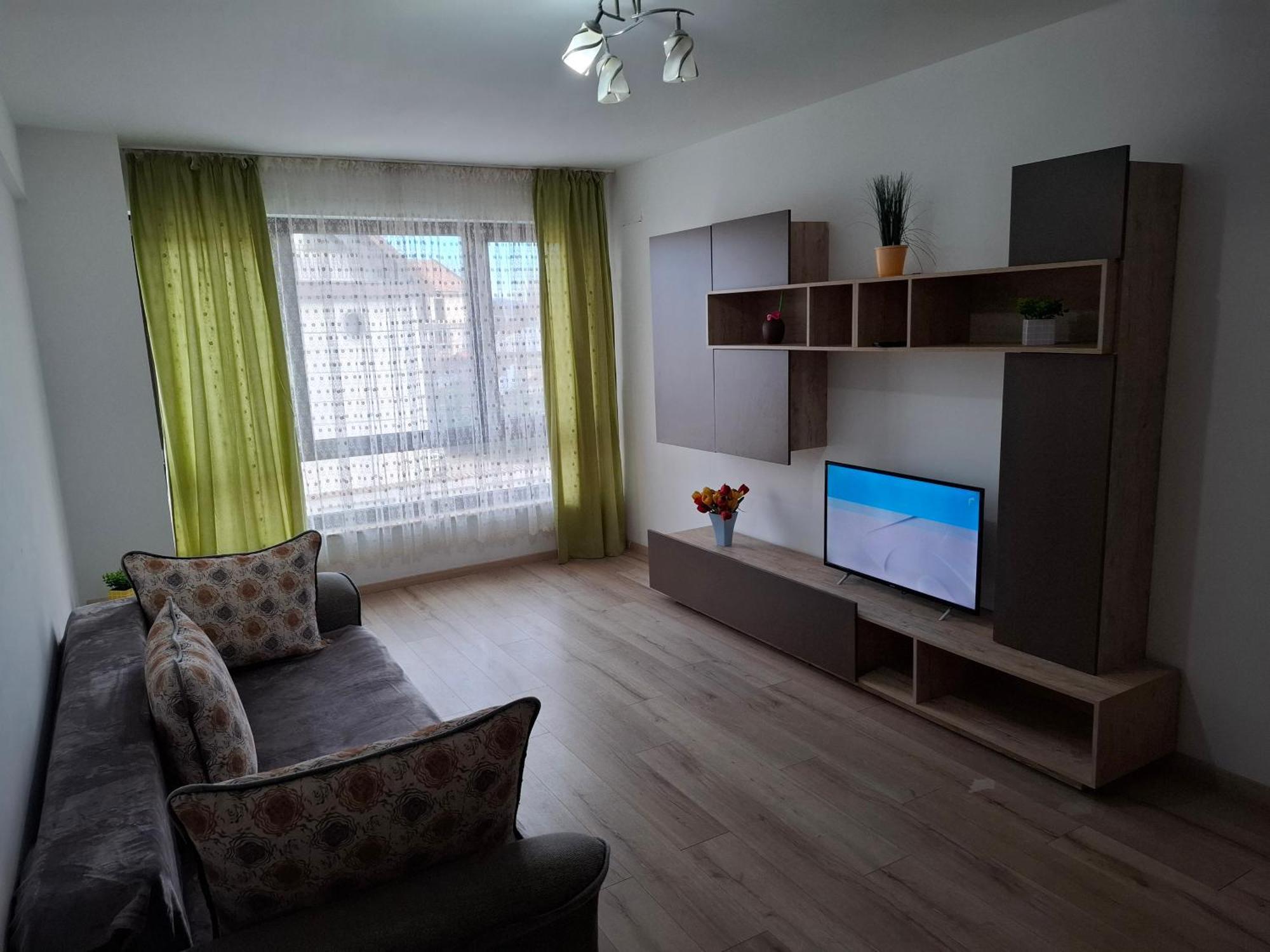 Luxury 2 * Bacău